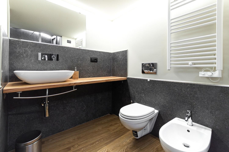 Bathroom 7