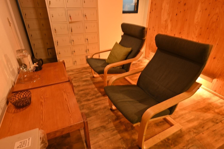Others 5, Tug-B Bar & Hostel, Otaru
