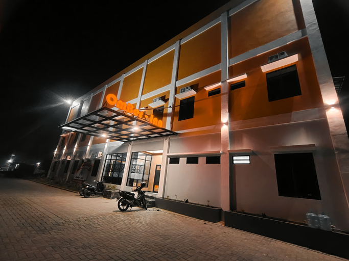 Exterior & Views 2, Omber Inn, Kubu Raya