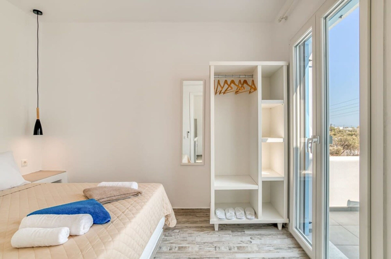 Room 4, Seaside Splendor - Apollo s Poolside Retreat, South Aegean