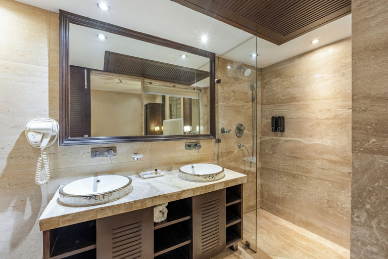 Bathroom 23
