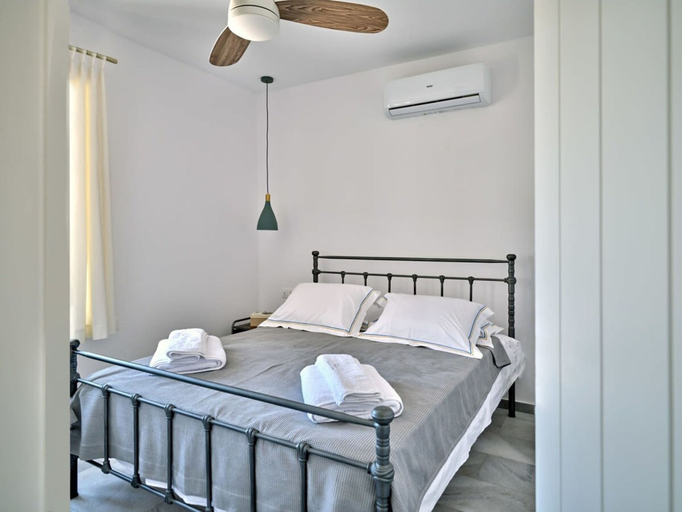 Bedroom 4, Villa Maria - Naoussa Fishes Blue Grey Suite, South Aegean
