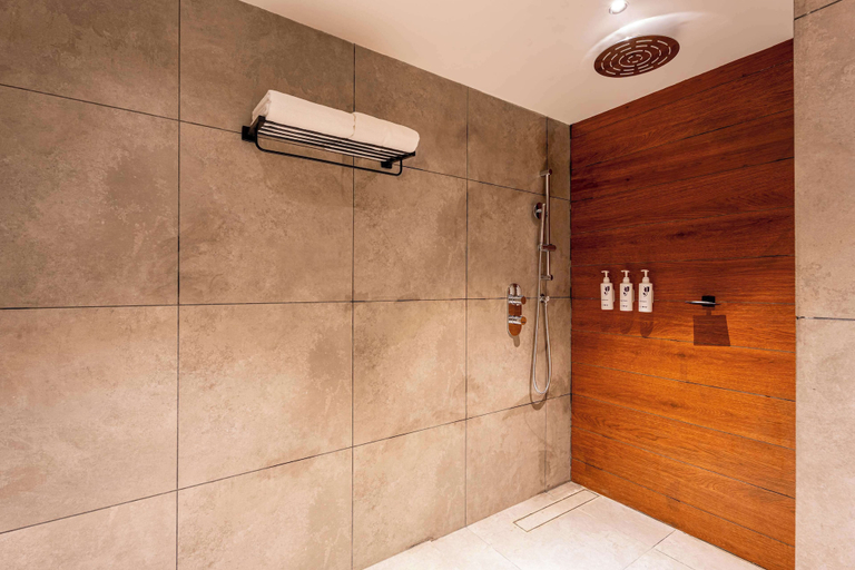 Bathroom 5, Park Inn & Suites By Radisson Bengaluru Yelahanka, Bangalore