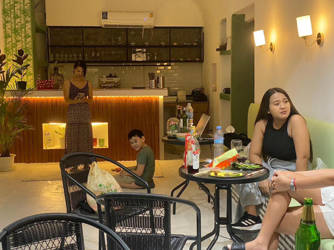 Food & Drinks 4, homey stay and cafe by hematoa, Ratchathewi