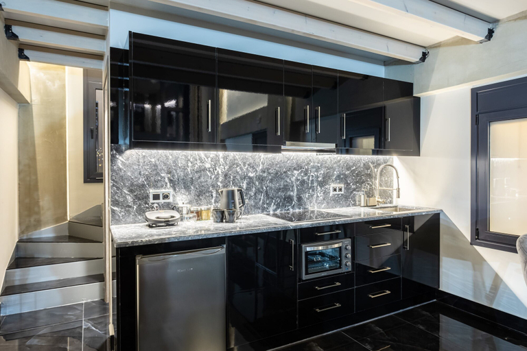 Room 3, Ventiri Lofts - Luxury Penthouse w Home Cinema, Peloponnese