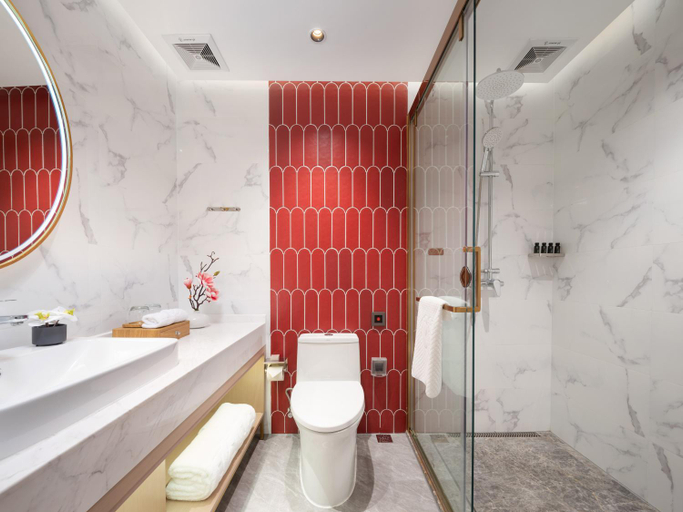 Bathroom 10