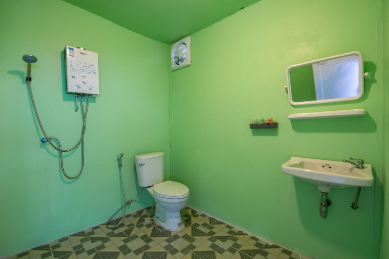 Bathroom, ดาริน โฮมสเตย์, Mae Rim