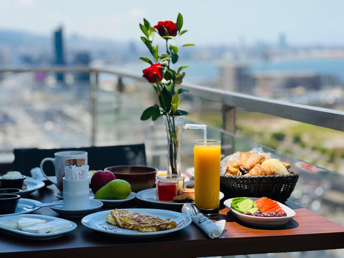 Food & Drinks 5, LOUIS V HOTEL LEBANON, El Metn
