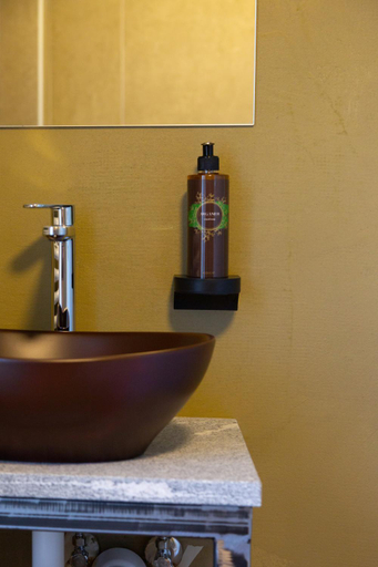 Bathroom 14