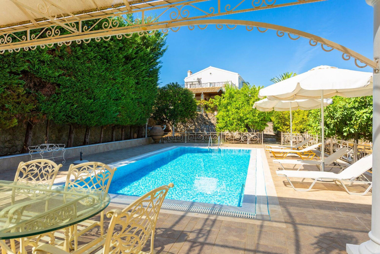 Sport & Beauty 1, Villa Golden Tiara Large Private Pool A C Wifi, Ionian Islands