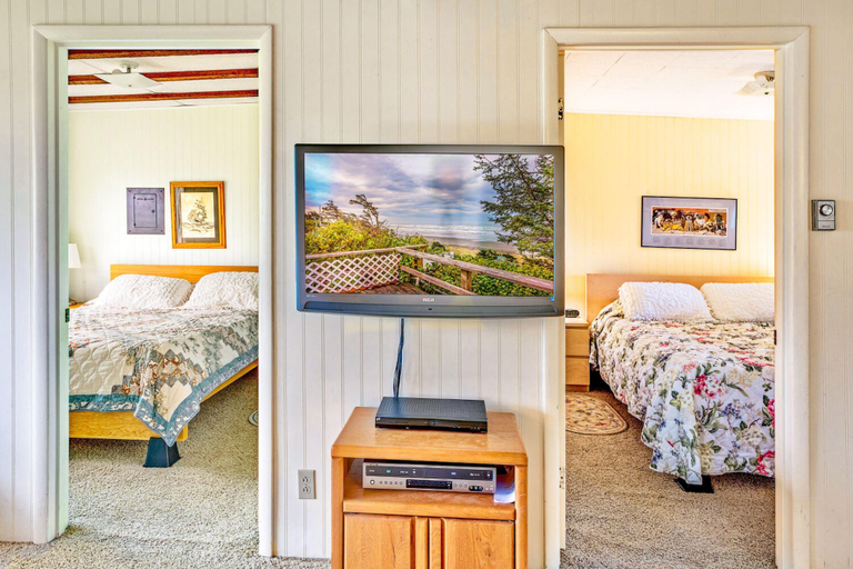 Bedroom 3, The Searise Cottage in Hoquiam, Grays Harbor
