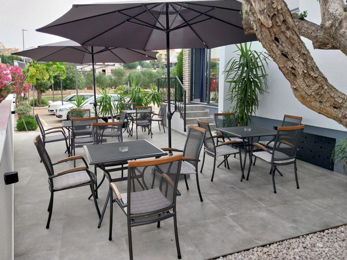 Food & Drinks 5, Hollywood rooms, Sveti Filip i Jakov