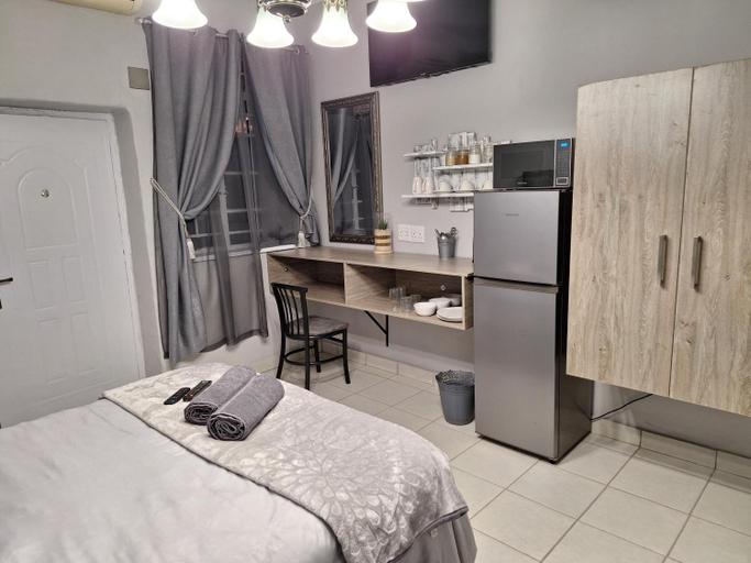 Bedroom 2, 21on2nd Avenue, Mopani