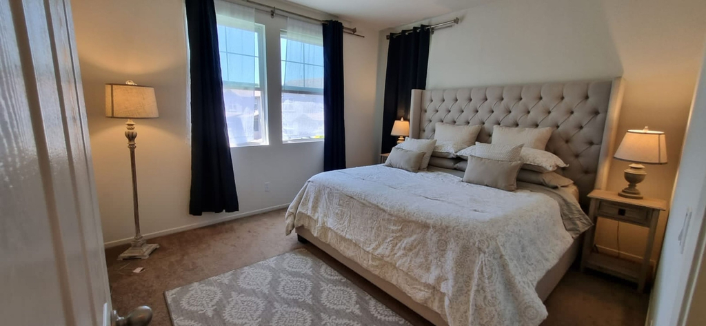 Room 3, Pool and Gym Access Luxury Condo, San Diego