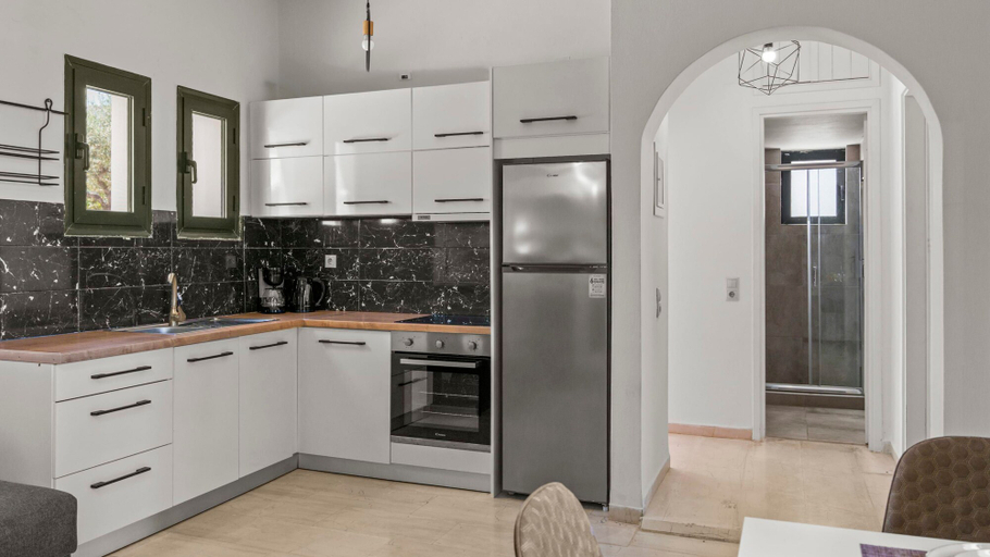 Room 4, Seaside Oasis Near Heraklion Villa Maro IV Suite, Crete