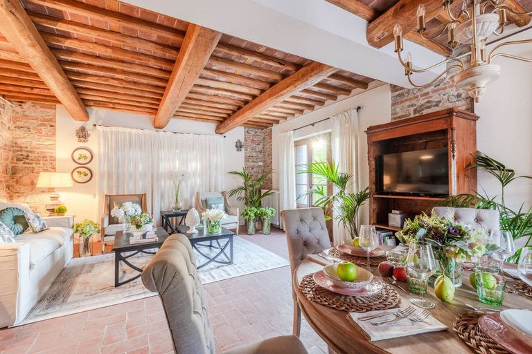 Room 2, Valle del Sole Winery Farmhouse, Lucca