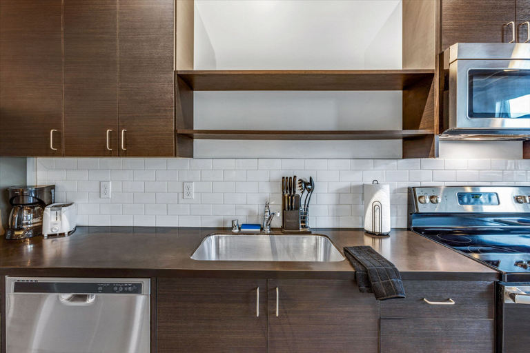 Room 2, Roxy Condo 203 in Bremerton, Kitsap