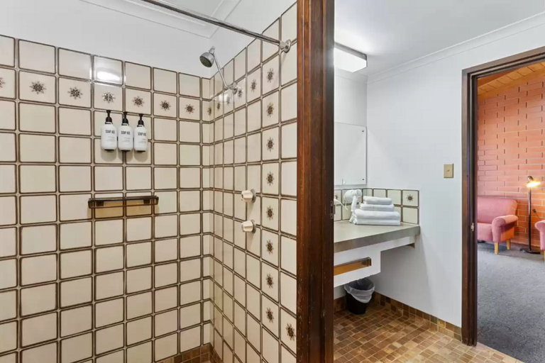 Bathroom 3, Econo Lodge Port Augusta, Port Augusta
