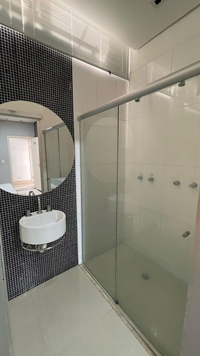 Bathroom 12