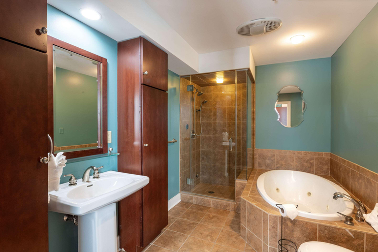Bathroom 4