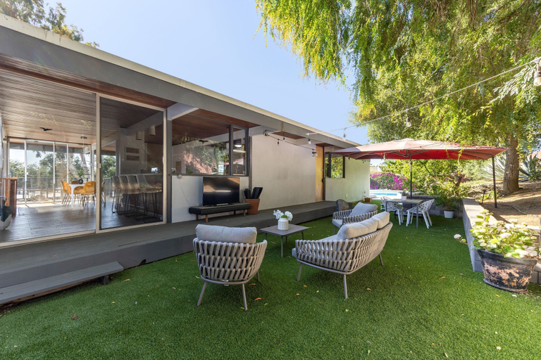 Room 2, Mid-century Masterpiece With Pool Spa Tesla, San Diego