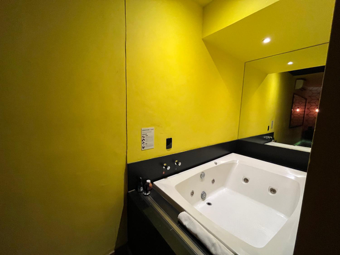 Bathroom 3, Tout Motel, Campinas