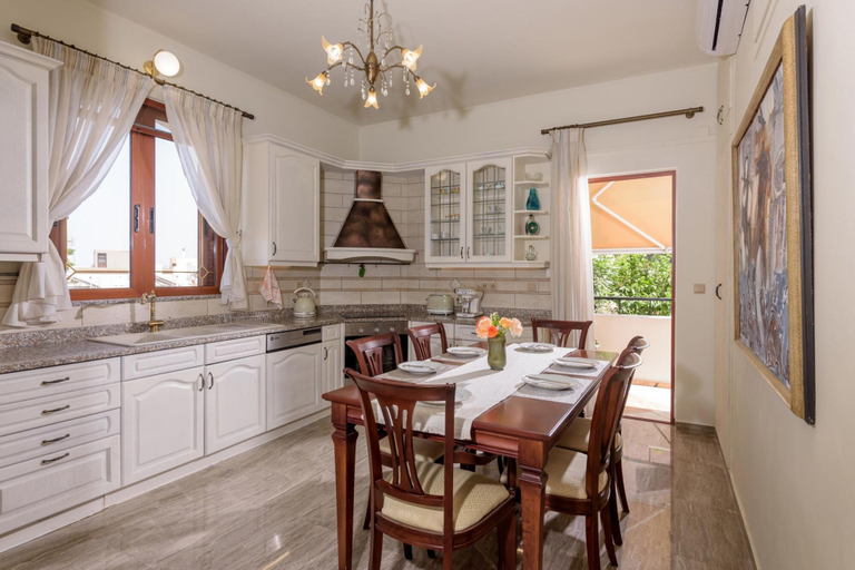 Others 5, Villa Araucaria private pool, Jacuzzi, Seaview, Crete