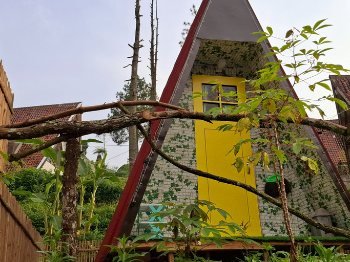 Exterior 6