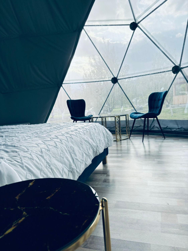 Others 2, Sun Garden Glamping Domes, Calimanesti