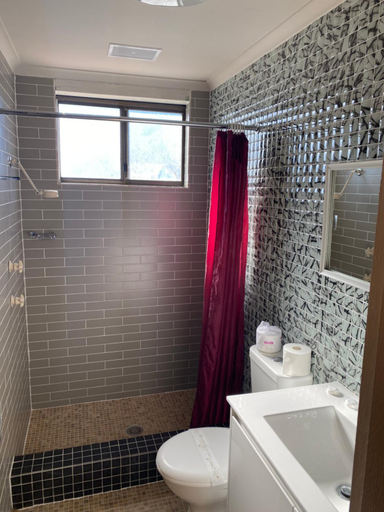 Bathroom 3, Snowgate Motel, Snowy River