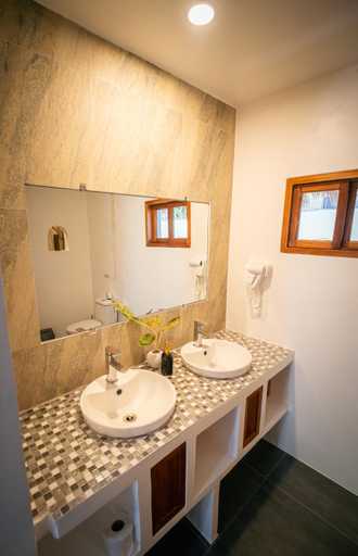 Bathroom 5, Secret Paradise Moalboal, Moalboal