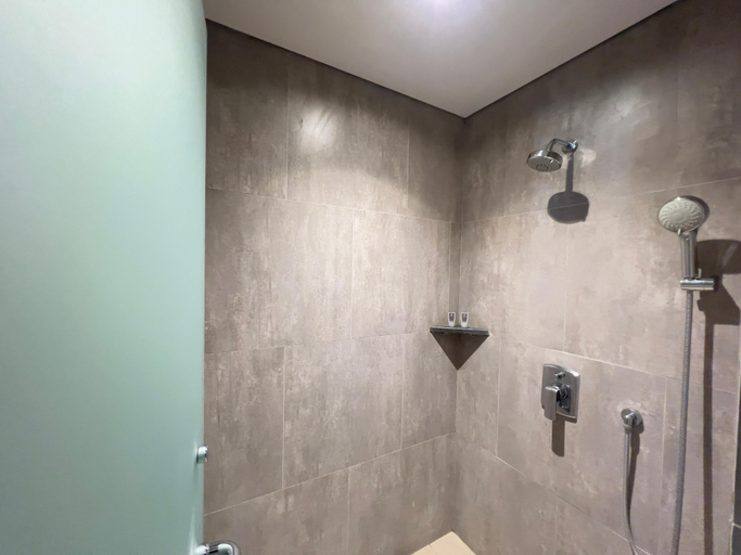 Bathroom 9