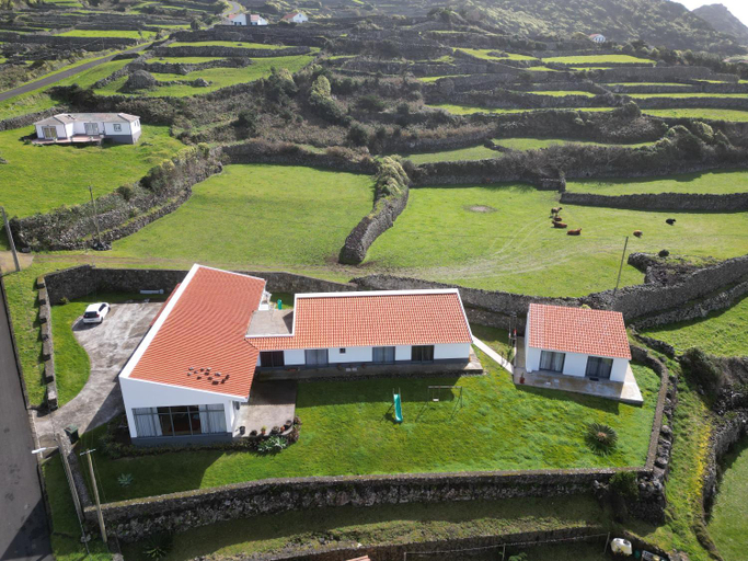 Others 2, Oceanus, Lajes das Flores