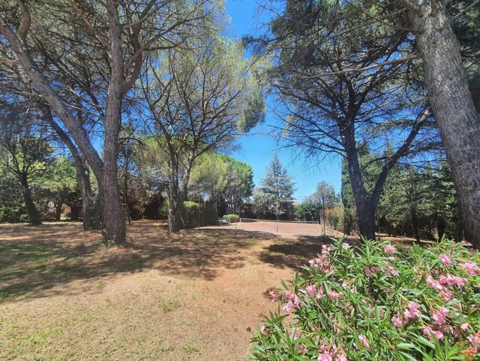 Others 5, La Villa des Pins avec piscine et tennis, Gard