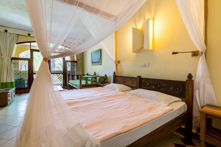 Bedroom 3, Severin Sea Lodge, Kisauni