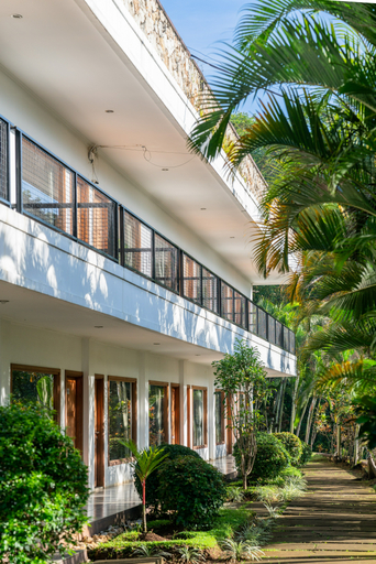 Exterior 15