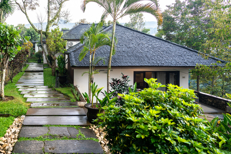 Exterior 14