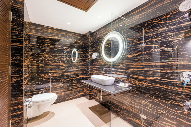 Bathroom 18