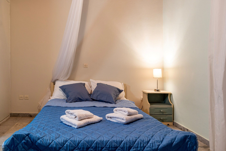 Room 4, Cozy Summer Retreat - Perfect Location BBQ, Peloponnese