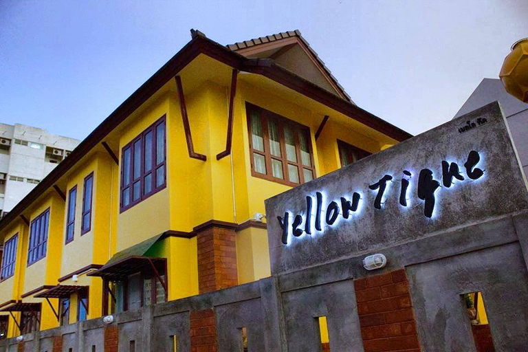 Exterior & Views 4, Yellow Tique Hotel, Muang Lampang