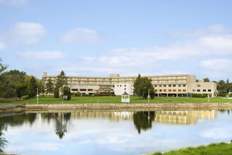 Ramada by Wyndham Belleville Harbourview Conferenc, Hastings