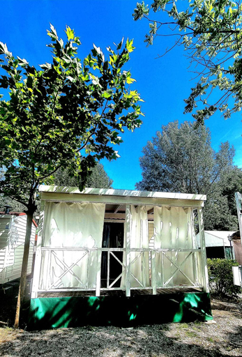 Exterior 5