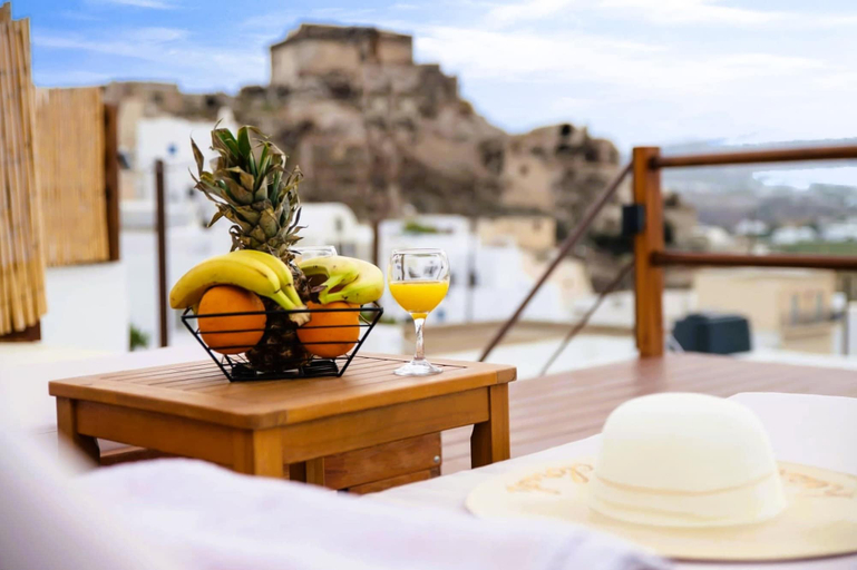 Room 4, Santorini Rooftop Hot Tub Suite w Panoramic Views, South Aegean