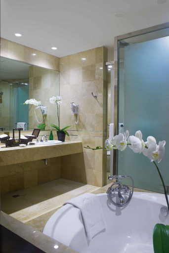Bathroom 7
