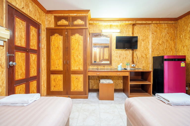 Bedroom 12