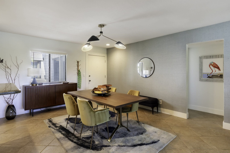 Room 2, Cozy Condo w Heated Pool 1 Hr to Joshua Tree NP, Riverside