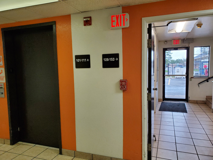 Public Area 2, Little Rock Inn & Suites, Pulaski