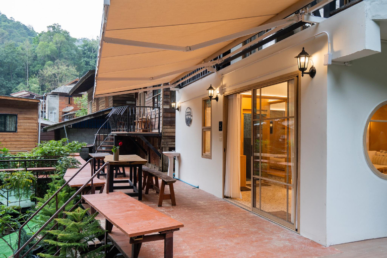 Exterior 14