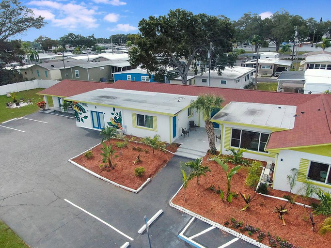Public Area 2, Palm Cove Motel, Pinellas