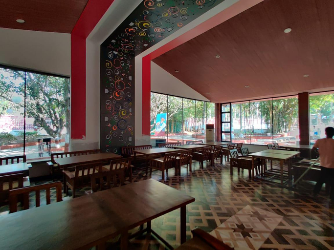 Food & Drinks 5, Orchard Resort By Vaishali Group , Pune